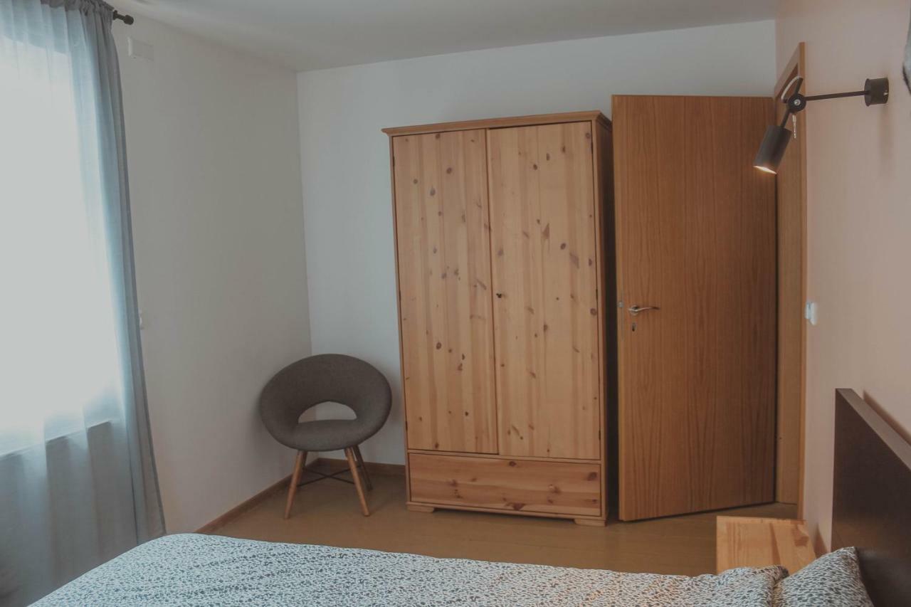 Sandur Þórshöfn Bagian luar foto